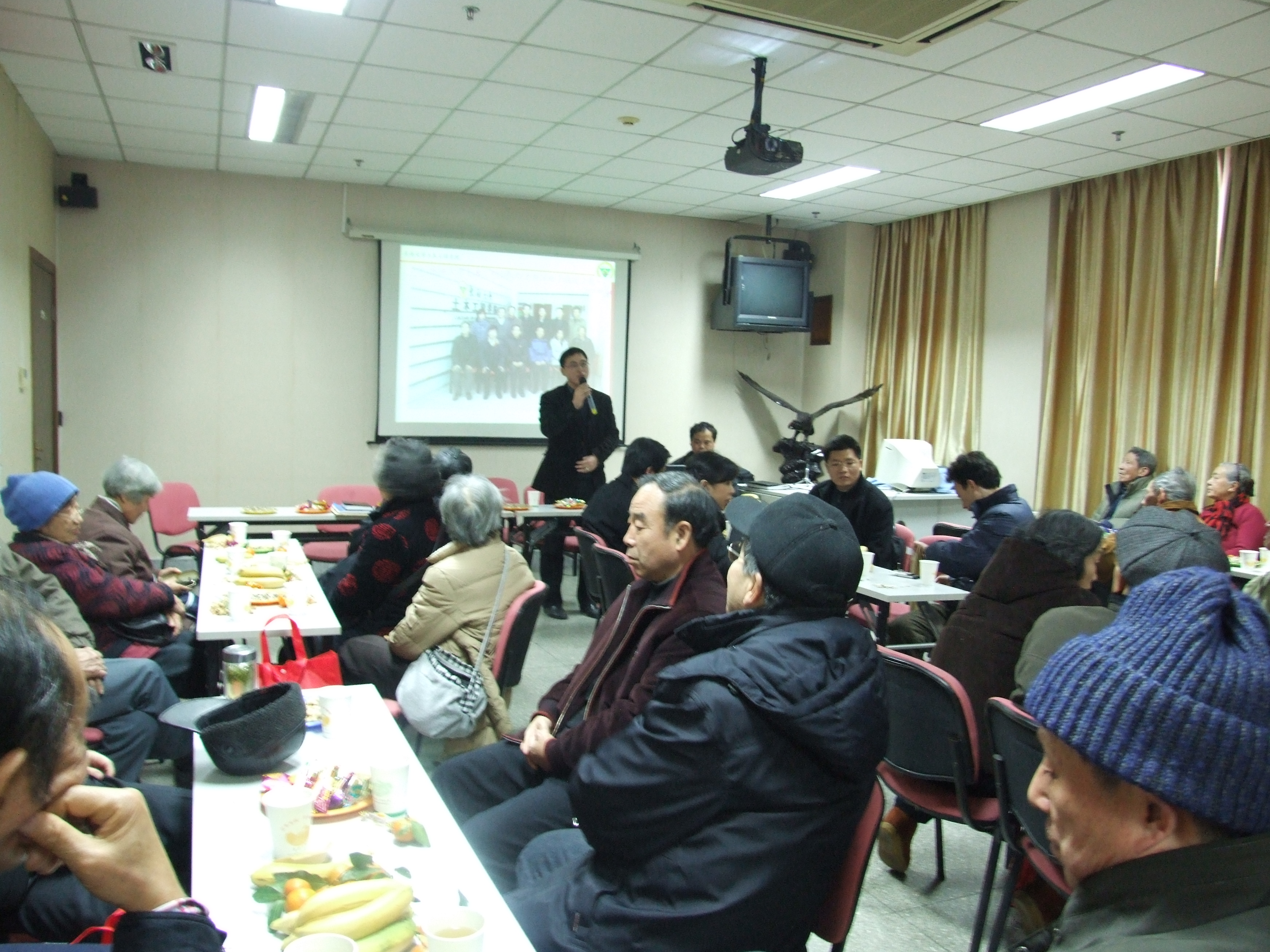 退休教师2010年辞旧迎新茶话会
